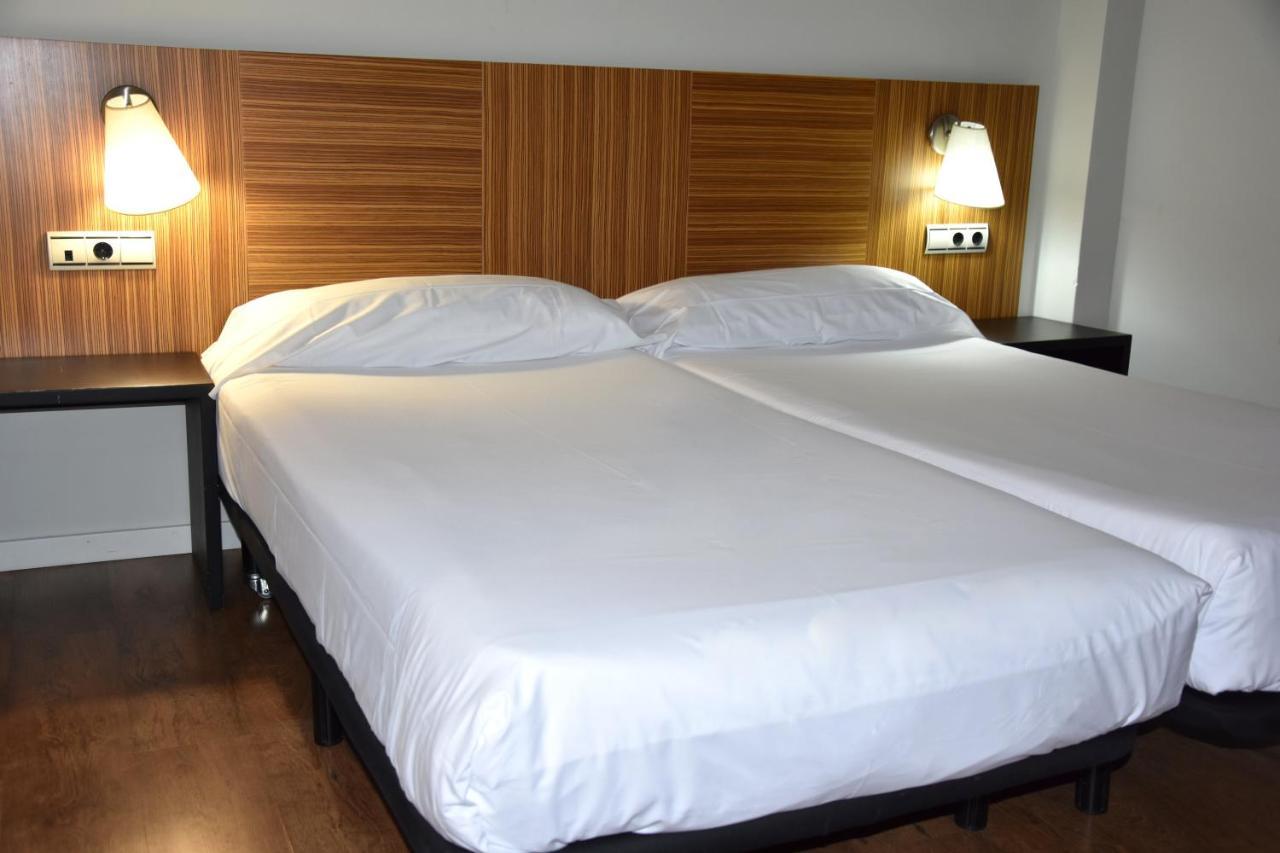 Hotel Y Apartamentos Snoe Isaba Zewnętrze zdjęcie