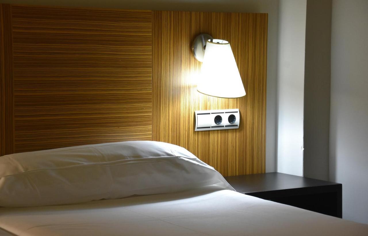 Hotel Y Apartamentos Snoe Isaba Zewnętrze zdjęcie