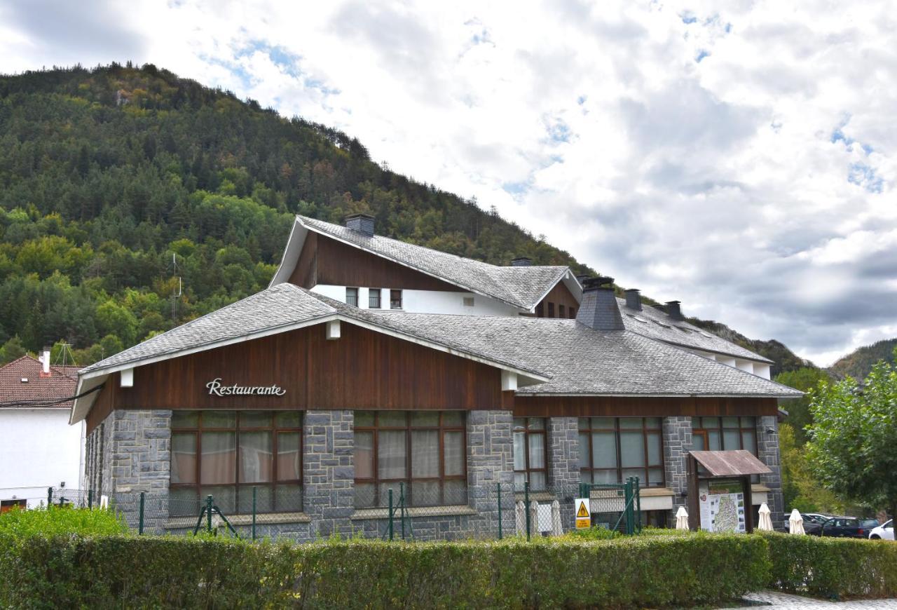 Hotel Y Apartamentos Snoe Isaba Zewnętrze zdjęcie