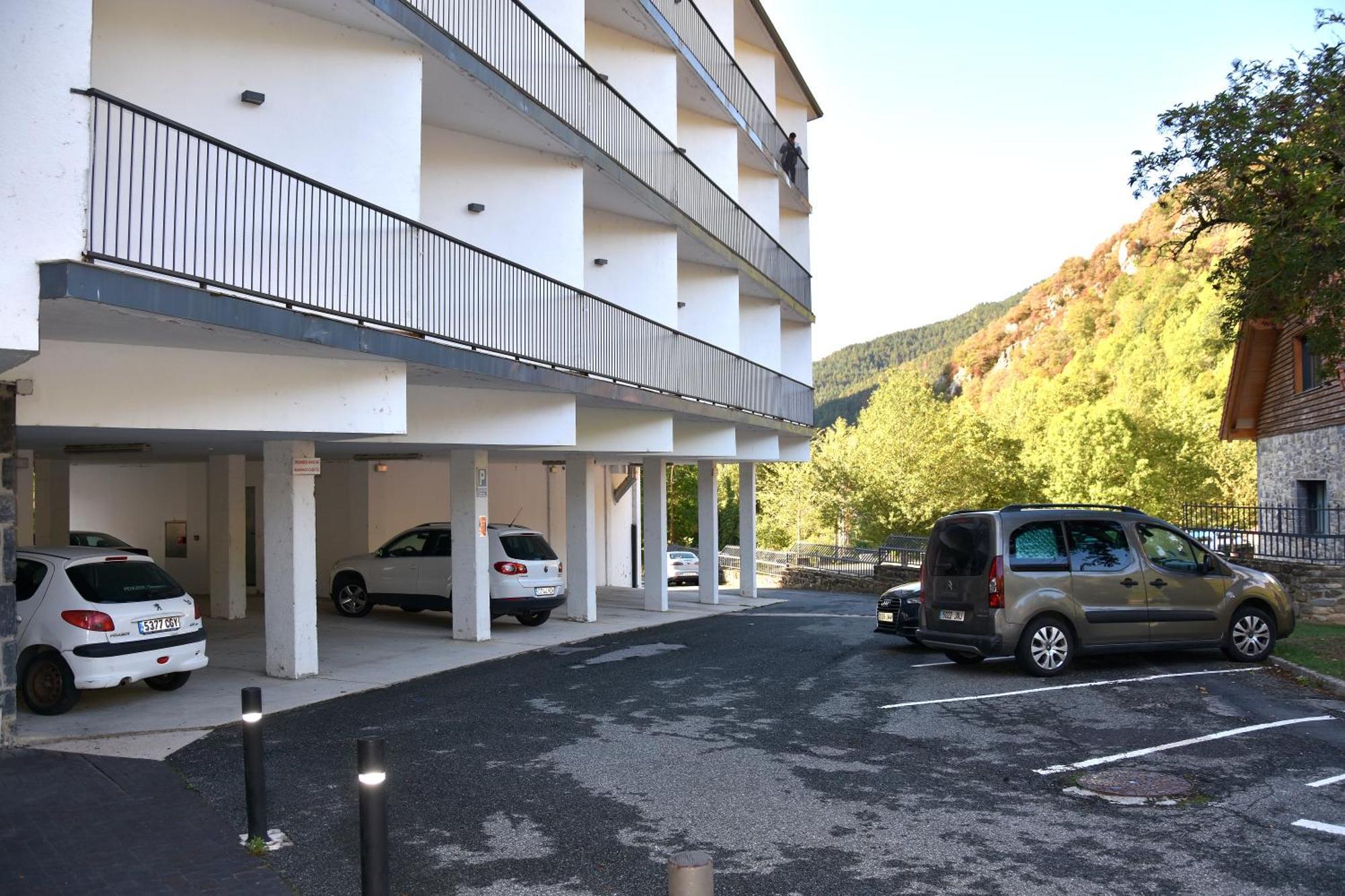 Hotel Y Apartamentos Snoe Isaba Zewnętrze zdjęcie