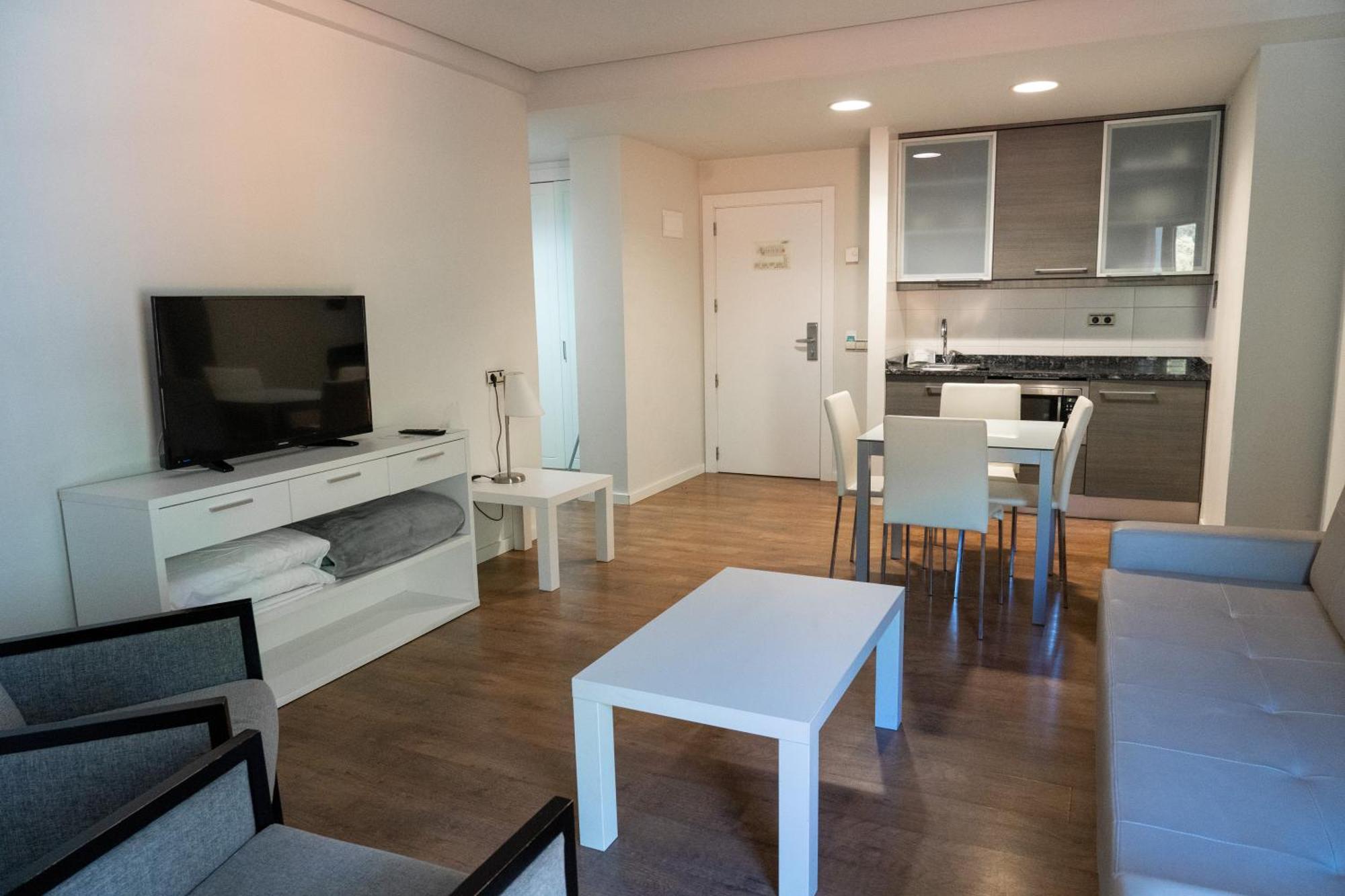 Hotel Y Apartamentos Snoe Isaba Zewnętrze zdjęcie