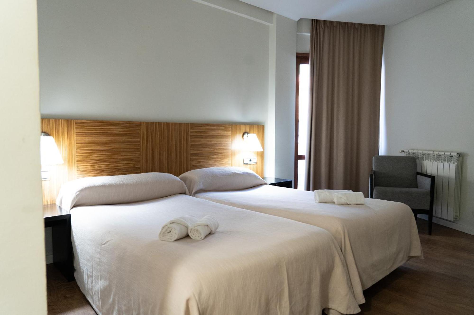 Hotel Y Apartamentos Snoe Isaba Zewnętrze zdjęcie