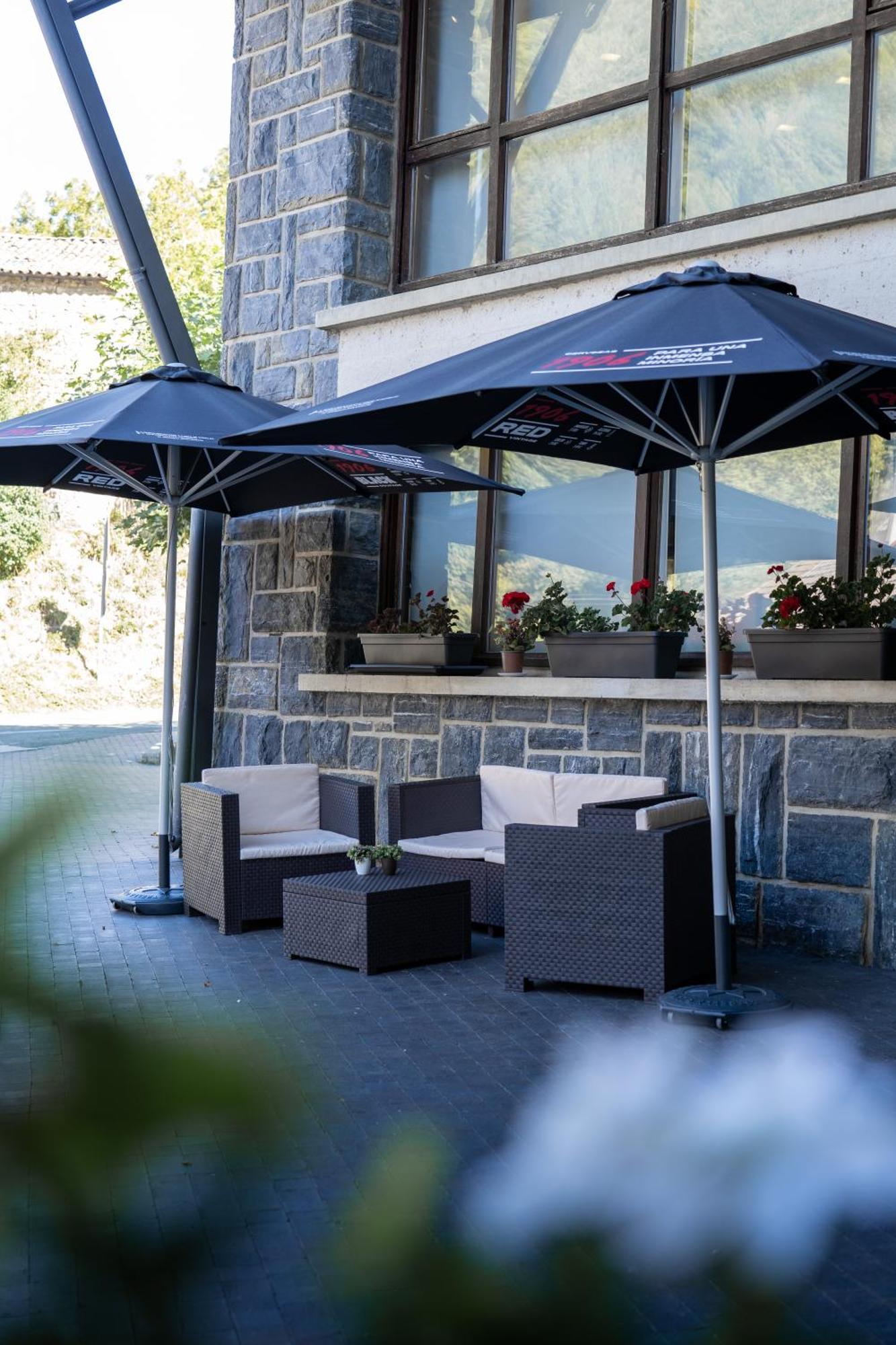 Hotel Y Apartamentos Snoe Isaba Zewnętrze zdjęcie
